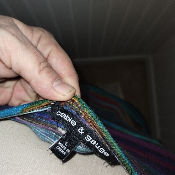 Cable & Gauge woman's size Large Boho v-neck shorp sleeve top - Picture 5 of 5